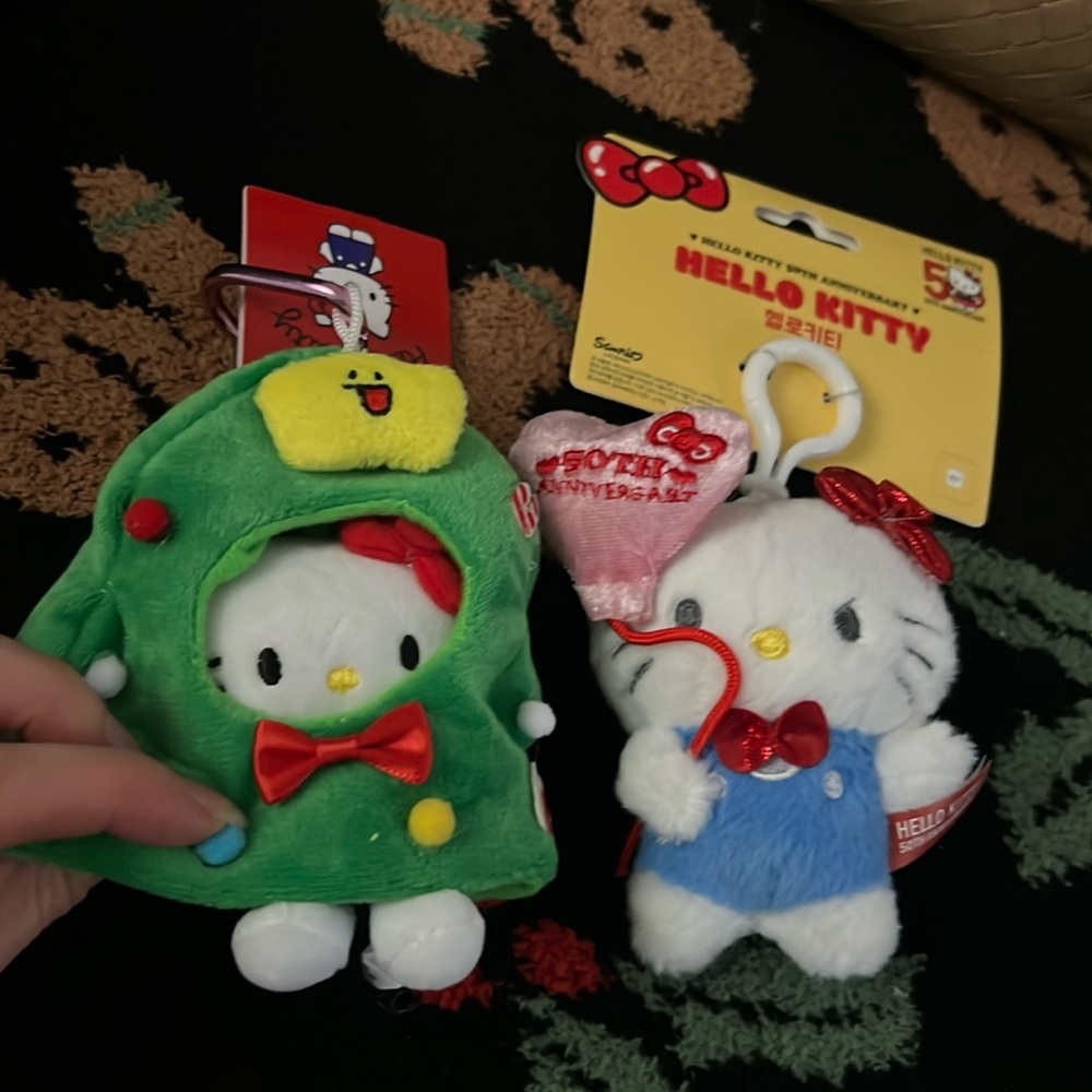♥️3 HELLO KITTY♥️ key charm!